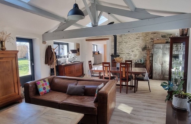 Longère Rénovée de 90 m² : Maison de Campagne et de Caractère à 2 km de la mer