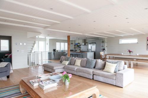 Long Island - Bracklesham Bay