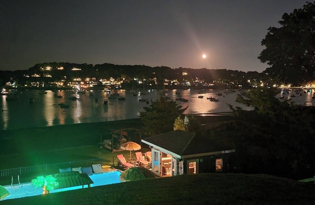 Long Island waterfront 1-bedroom with fitness room and pool access