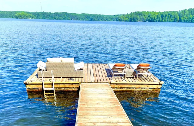 *LOONS LANDING * Gull Lake 2 Cottages + Sauna + Fishing + 700 FT Lake Frontage
