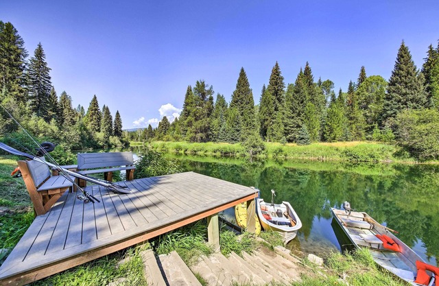'Loose Moose Lodge' - 31 Acres on Yaak River!