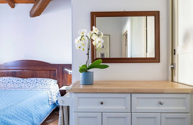 Loredana Holiday Home. Cozy apartment a 5-minute walk from the sea.