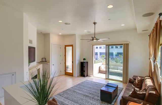 Los Angeles Area Vacation Rental 2 Mi to LAX!