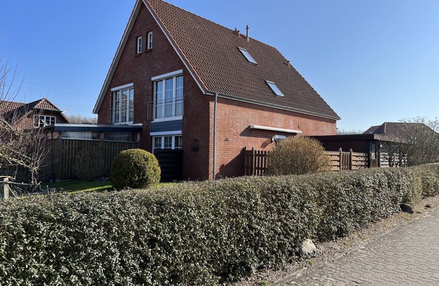 Lotseninsel *Holiday home near the beach*