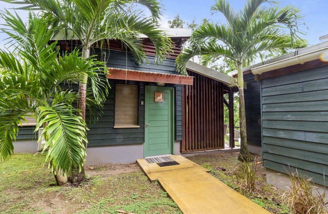 Loup Blanc - One Bedroom Cottage, Sleeps 2