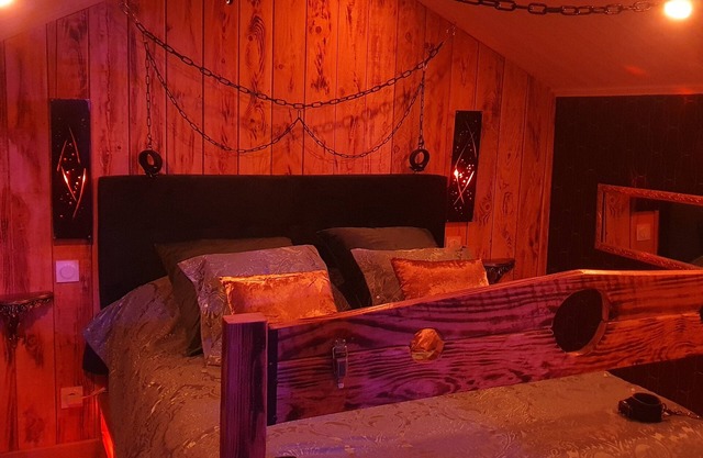 Love Room en Vendée Les Secrets du Château