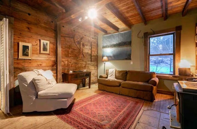 Loveable and Comfy House in Huntsville, Muskoka