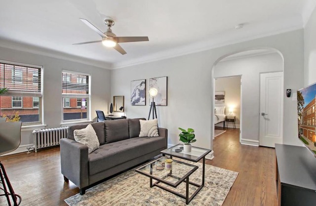 Lovely 1BR Apt in Evanston - Elmwood 105