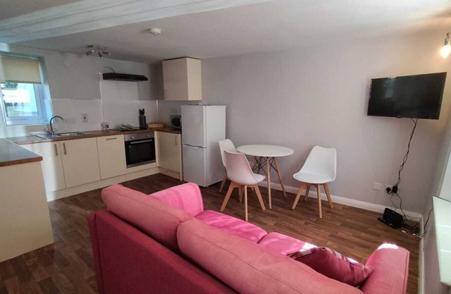 Lovely 2-Bed Apartment in Wincanton Somerset