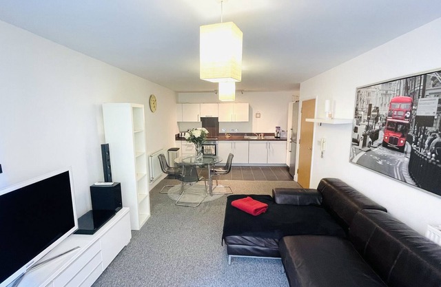 Lovely 2 bed Flat With Balcony 15 min From Central