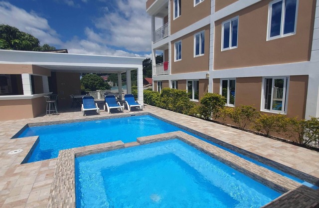 Lovely 2-Bedroom Apartment with shared outdoor pool