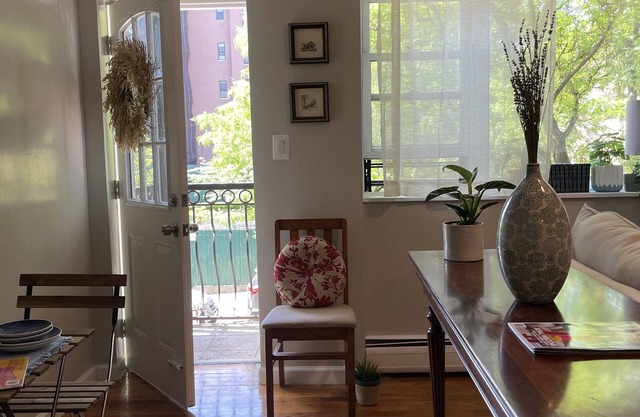Lovely 2 Bedroom apartment with a patio.