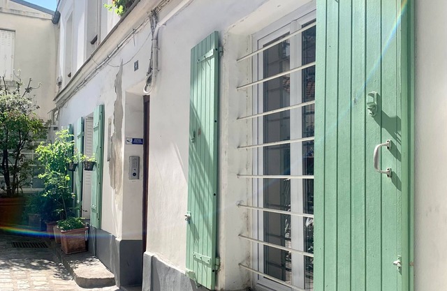 Lovely 2 room flat Paris Montmartre