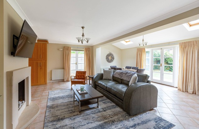 Lovely 2BR Home in peaceful Hampstead, NW London