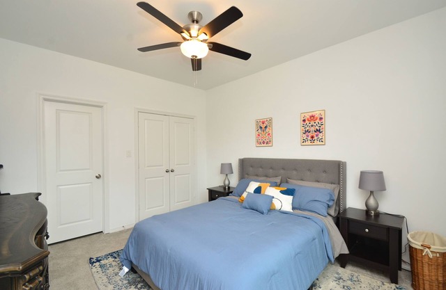 Lovely 3-bedroom house with fire pit in Houston