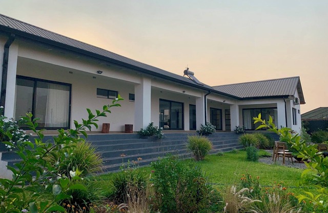Lovely 3-bedroom house with AC in Victoria Falls