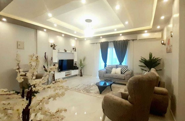 Lovely 3Bedroom Apt w Pool and Beach Access