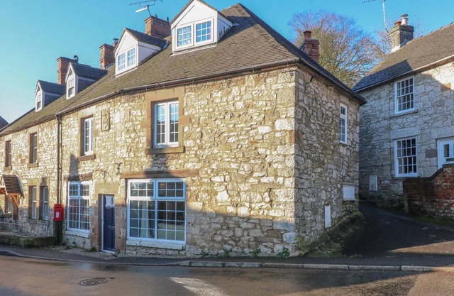 Lovely 4 bed house sleeping 8 near Ashbourne
