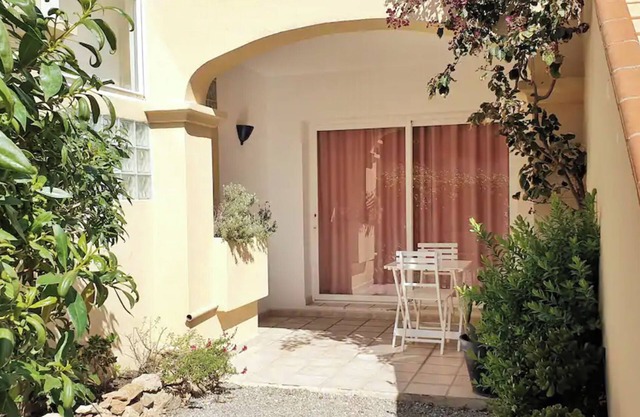 Lovely apartment with garden | Walking distance to Cala Llenya