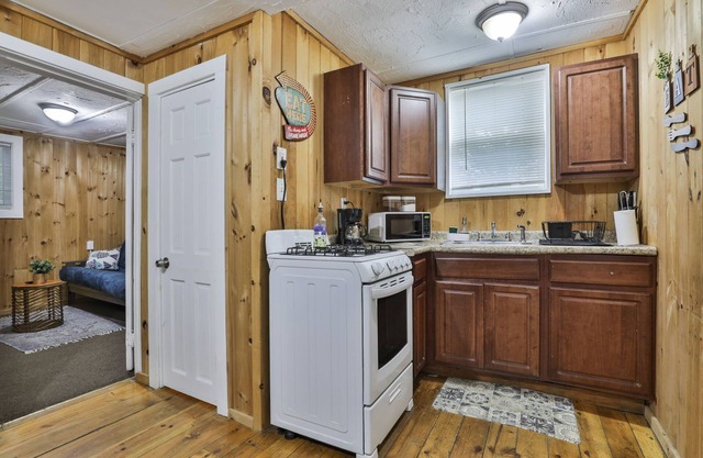 Lovely and Cozy Cottage in Laconia