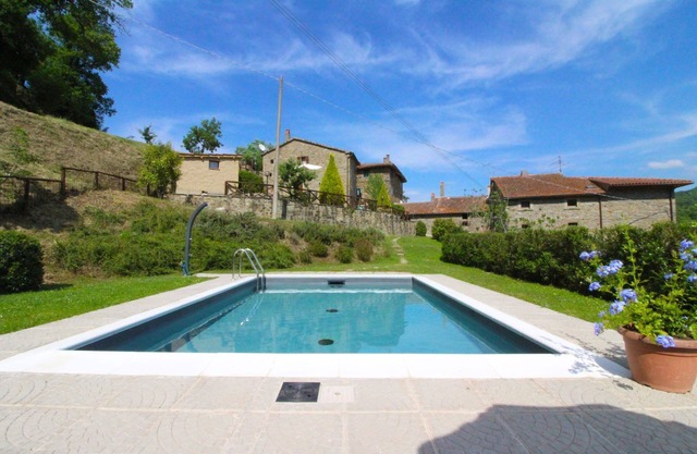 Lovely apartment for 4 guests with private pool, WIFI, TV and pets allowed