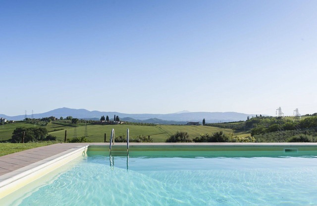 Lovely apartment in villa for 18 guests with pool, hot tub, A/C, WIFI, TV, patio and pets allowed