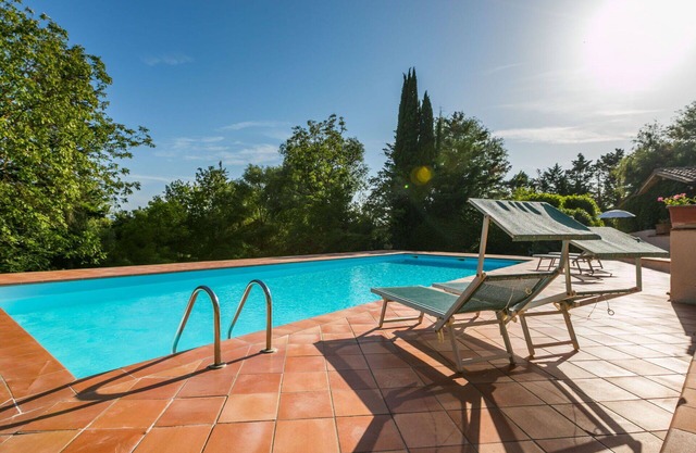 Lovely apartment in villa for 4 guests with pool, WIFI, TV, terrace, panoramic view and parking
