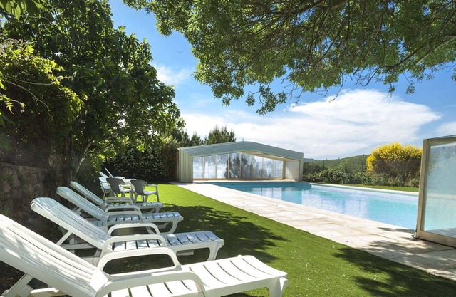 Lovely apartment in villa for 6 people with WIFI, pool, TV, terrace and parking