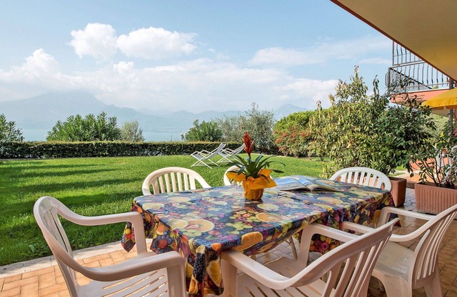Lovely apartment for 5 guests with WIFI, pool, A/C, TV and terrace