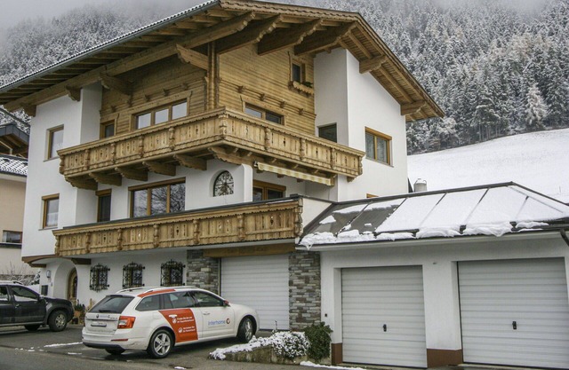 Lovely apartment for 4 guests with WIFI, TV and balcony