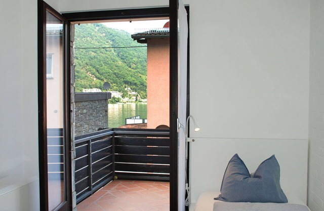 Lovely apartment for 4 guests with WIFI, TV, patio and pets allowed