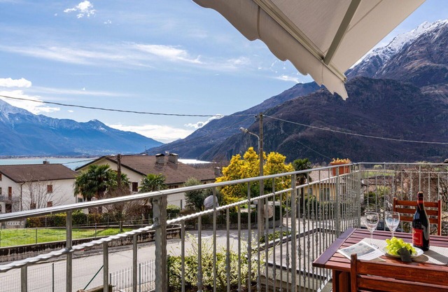 Lovely apartment for 5 people with WIFI, TV and balcony