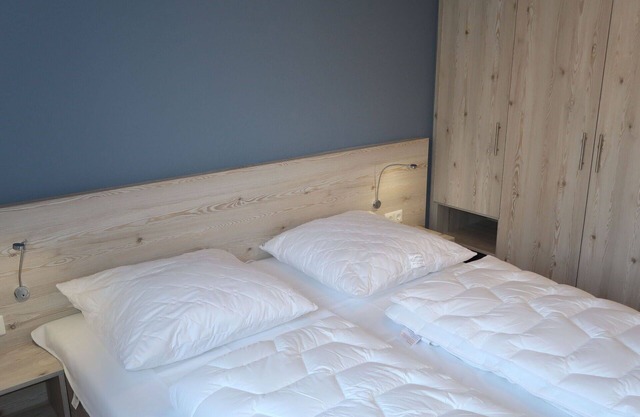 Lovely apartment for 6 guests with WIFI, TV, pets allowed and parking
