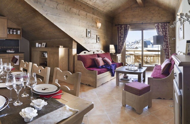 Lovely apartment for 4 people with pool, WIFI, hot tub, TV, balcony, pets allowed and parking