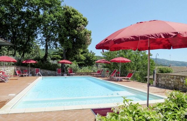 Lovely apartment for 6 guests with WIFI, pool, TV, terrace, pets allowed and parking