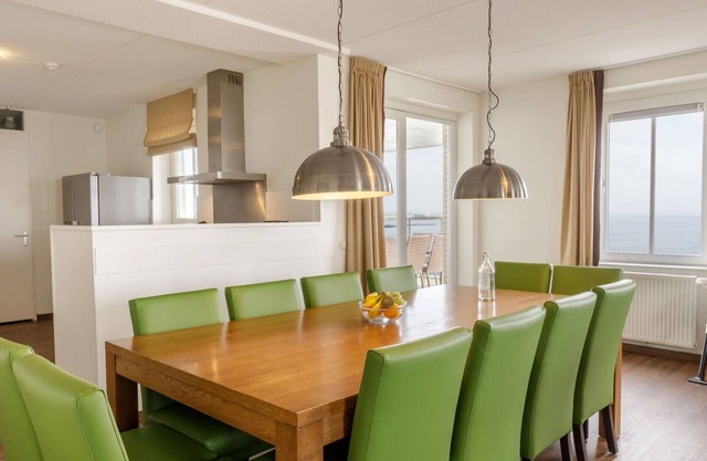 Lovely apartment for 12 people with hot tub, WIFI, pool, TV, balcony and parking