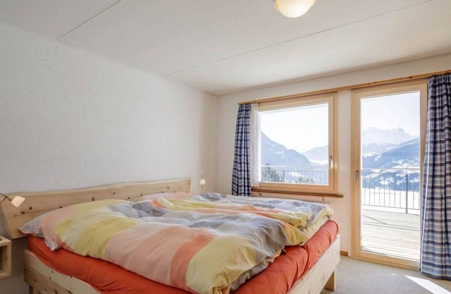 Lovely apartment for 10 people with TV and balcony