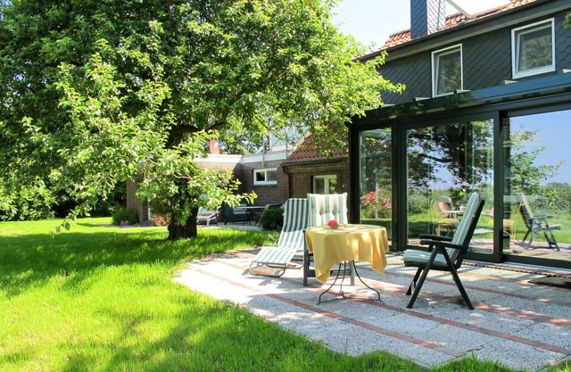 Lovely apartment for 2 people with WIFI, TV, patio and parking