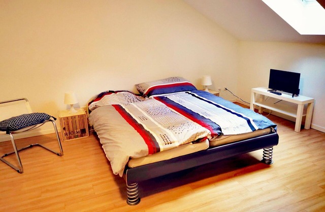 Lovely apartment for 2 people with WIFI, TV, balcony and pets allowed