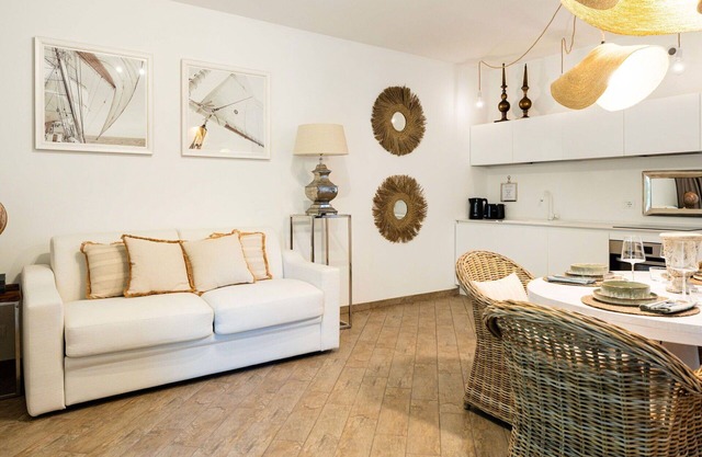 Lovely apartment for 4 people with WIFI, A/C, TV and parking