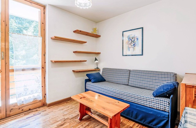 Lovely apartment for 4 people with WIFI, TV, balcony and parking