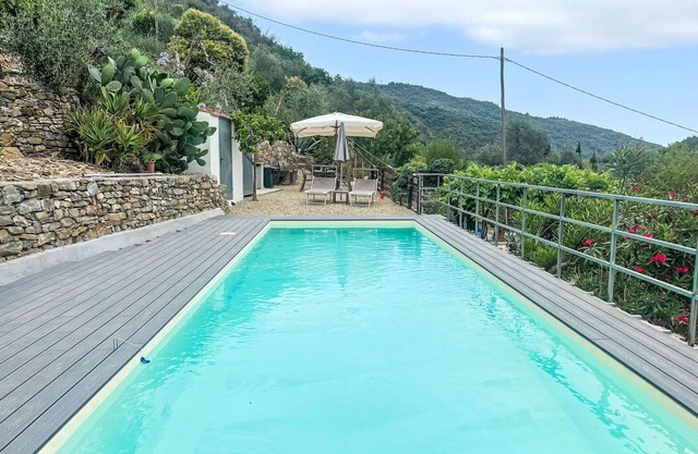 Lovely apartment for 4 guests with pool, A/C, WIFI, TV, patio and pets allowed