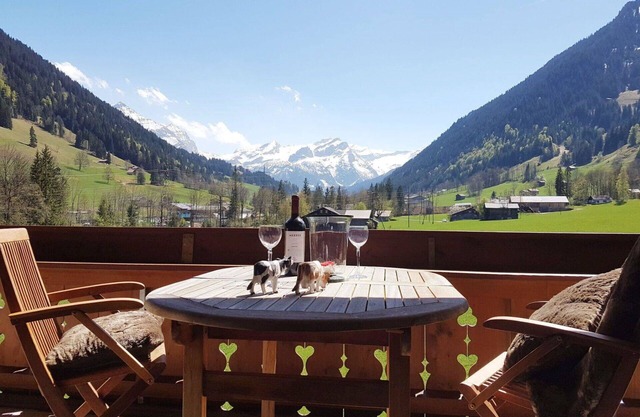 Lovely apartment for 4 people with WIFI, TV and balcony