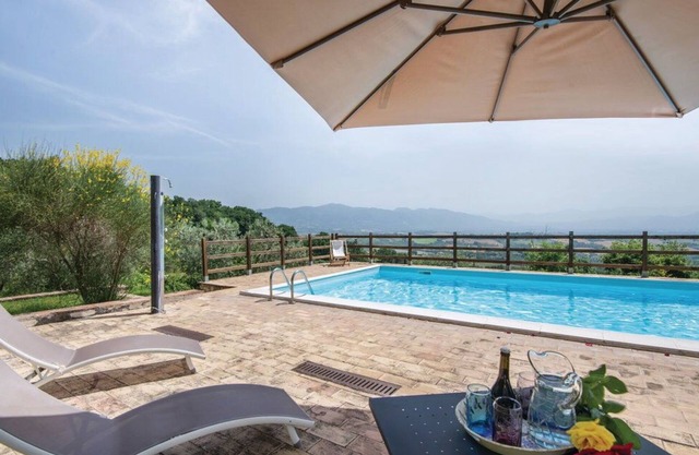 Lovely apartment for 4 people with pool, A/C, WIFI, TV and veranda