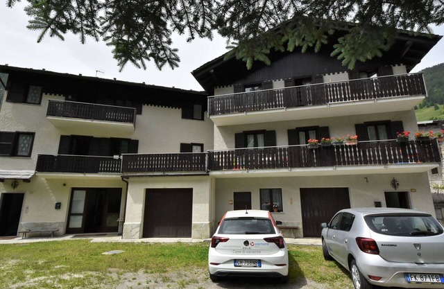 Lovely apartment for 5 guests with WIFI, TV, terrace, pets allowed and parking
