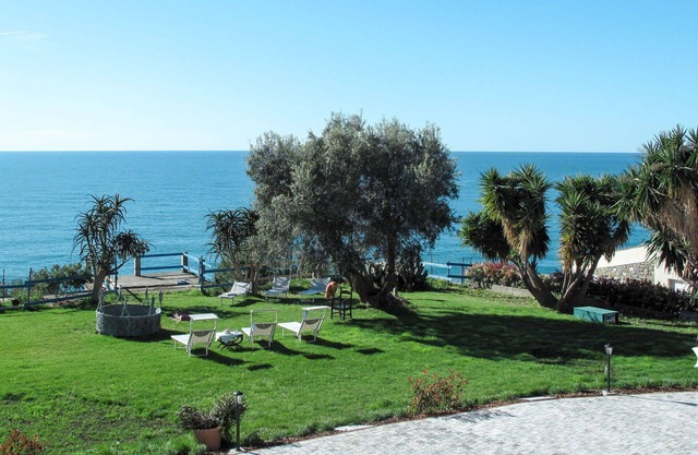 Lovely apartment for 5 people with WIFI, TV, terrace and parking