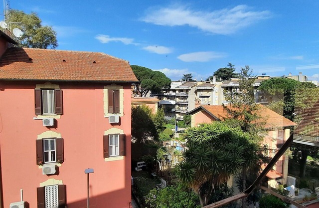 Lovely apartment for 5 people with WIFI, TV, balcony and pets allowed