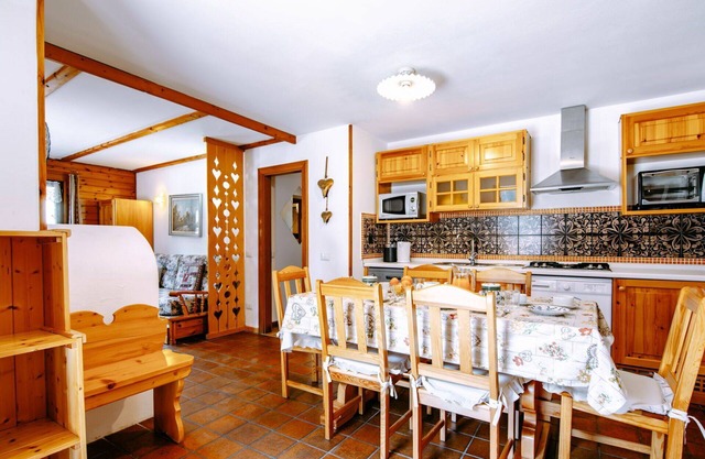 Lovely apartment for 6 guests with TV and pets allowed