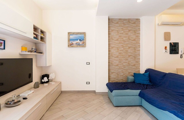 Lovely apartment for 6 people with WIFI, A/C, terrace and parking