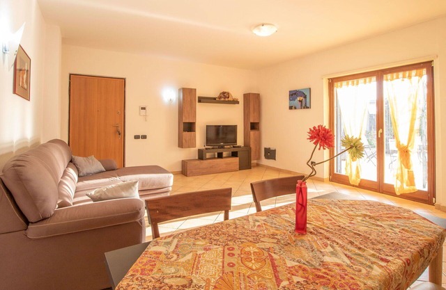 Lovely apartment for 6 people with A/C, WIFI, TV, terrace, pets allowed and parking